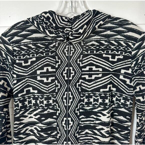 Chico's Women's Cowl Neck Aztec Print Knit Long Sleeve Top Black White Small - Picture 8 of 10